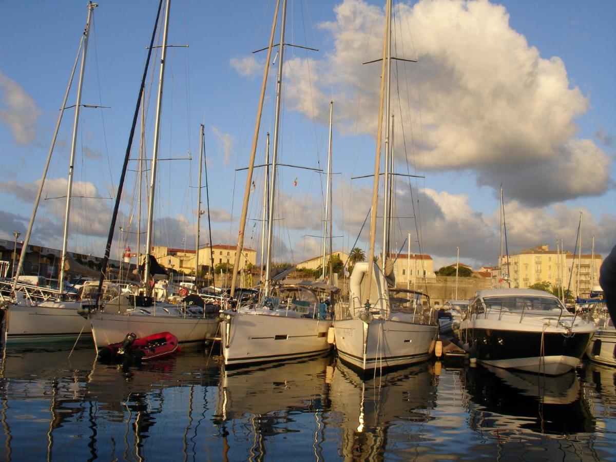 "Ausoleil" 2 Pieces Cosy Ensoleille, Tout A Pied, 50 M Du Vieux Port Apartment Saint-Raphael  Exterior photo